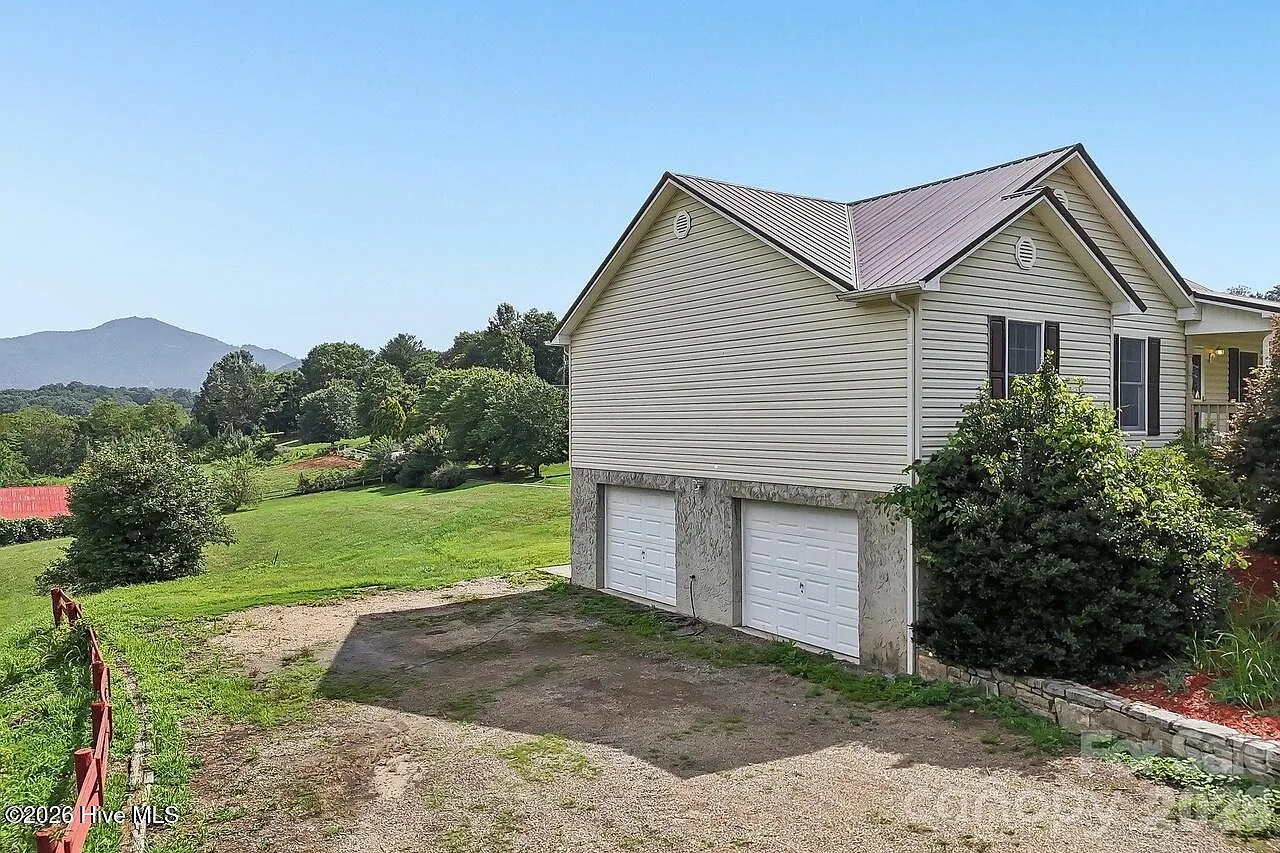 3 bed, 3.0 bath, $1,500 — Photo 3