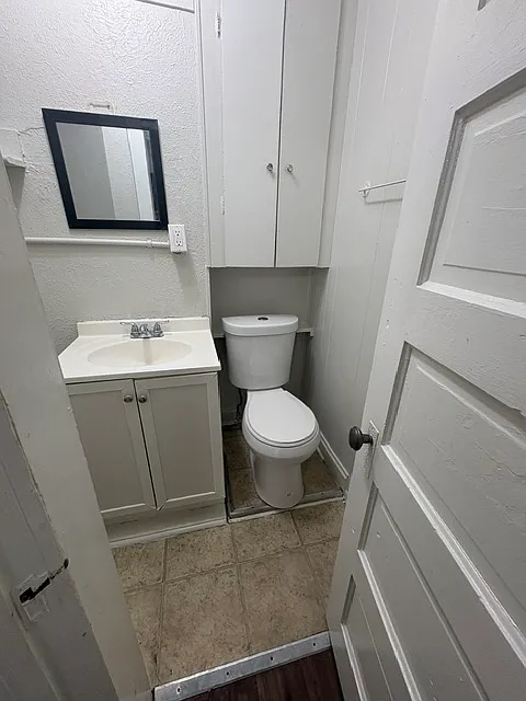 Studio, 300 sqft, $850 — Photo 4