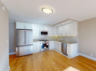 310 Greenwich St APT 34D, New York, NY 10013