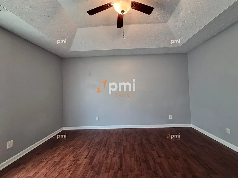 2 Pelham Ct — Photo 10