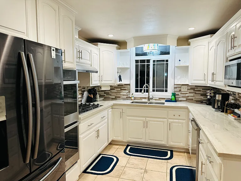 1441 Arnold Ave — Photo 4