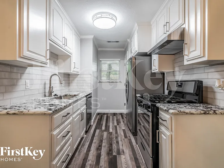 1105 Quebec Dr — Photo 8