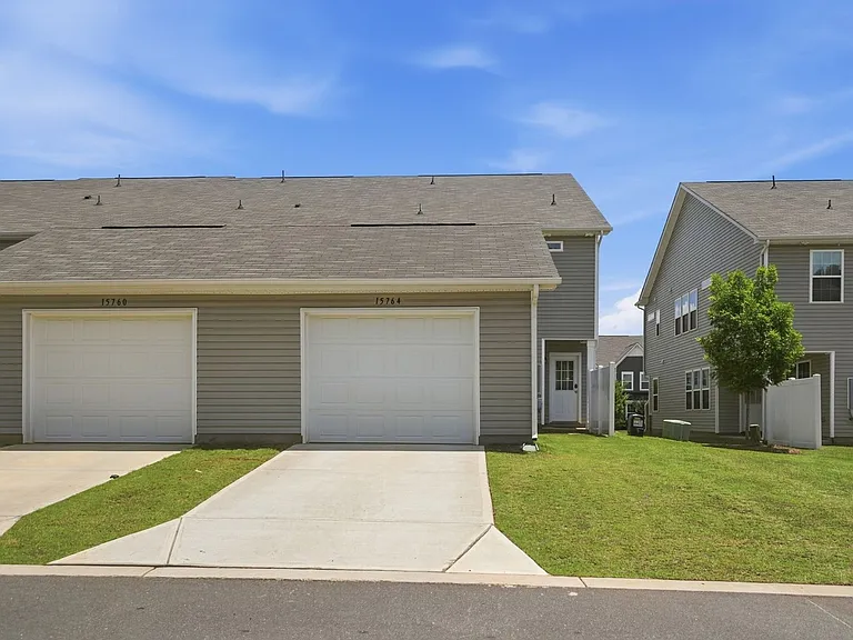 15764 Country House St — Photo 44
