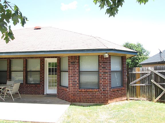Back of house breakfast nook