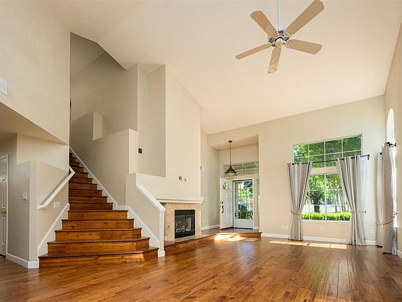 5th image of 250 Promenade Ln