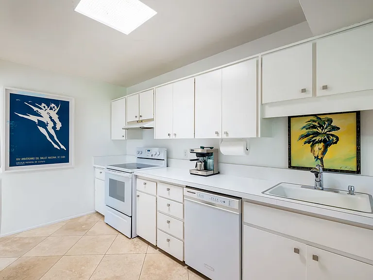 Sandpiper St — Photo 16