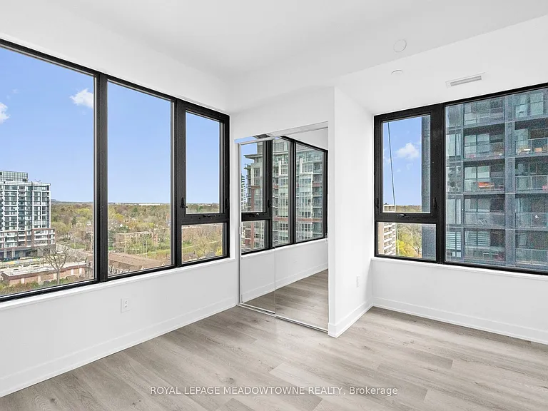 2075 Lakeshore Rd #902 — Photo 21
