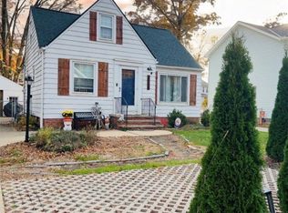 25725 Cook Rd, Olmsted Falls, OH 44138