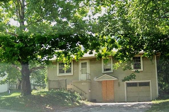 1st image of 13236 Applewood Dr