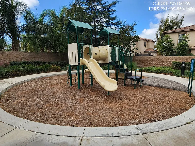 4135 Garvey Way — Photo 15