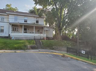 425 Kossuth St #A, Rochester, PA 15074