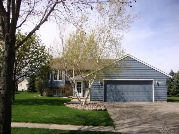 801 S Lakota Ave, Brandon, SD 57005