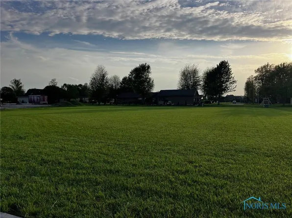 718 Brookstone Dr, Ottawa, OH 45875