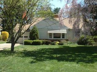 421 Bradley Rd, Bay Village, OH 44140