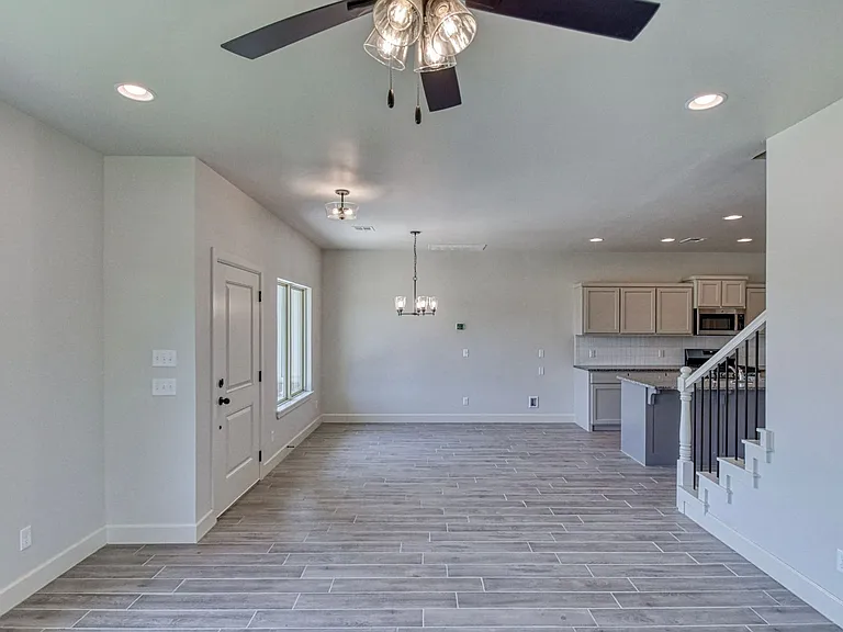 8101 Solare Pl — Photo 7
