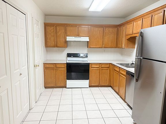 2nd image of 3802 Hitchrock Dr #B