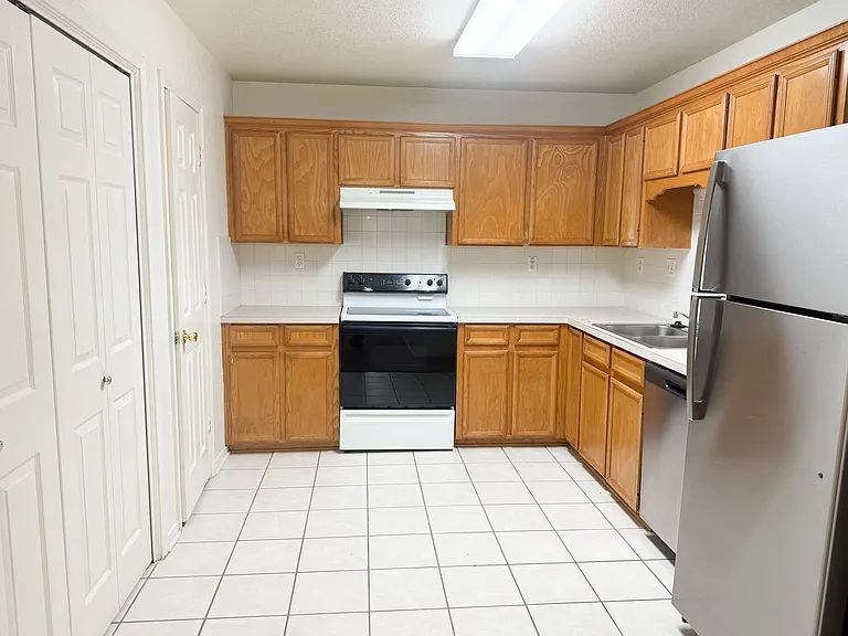 3802 Hitchrock Dr — Photo 2