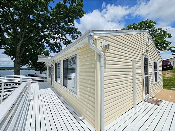 3rd image of 2205 Spring Cove Rd