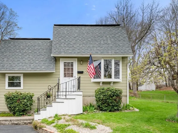 15 Waterman Rd, Auburn, MA 01501