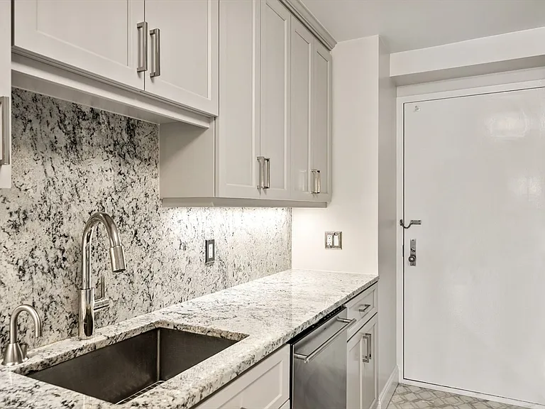 19 Chauncy St #4B — Photo 7