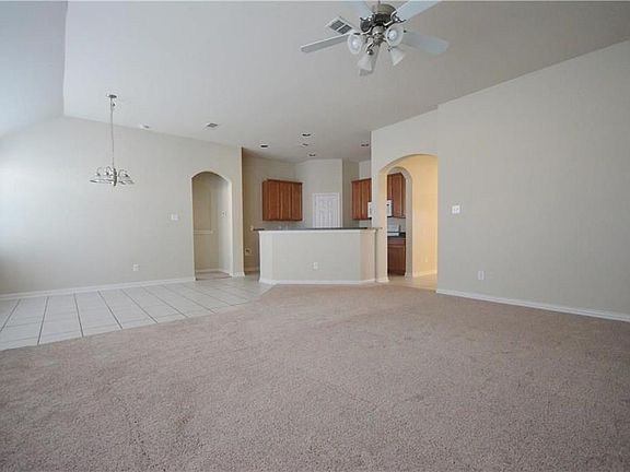 3rd image of 204 Lakefront Ct