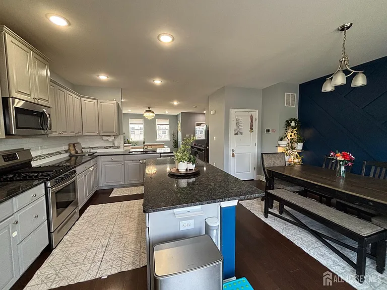 1106 Hights Farm Rd N — Photo 22