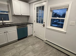 66 Pelham St APT 4, Methuen, MA 01844
