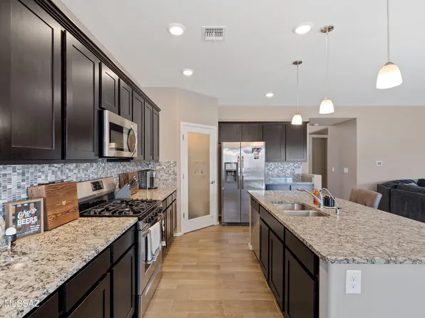 8878 E Abrams Loop, Tucson, AZ 85710