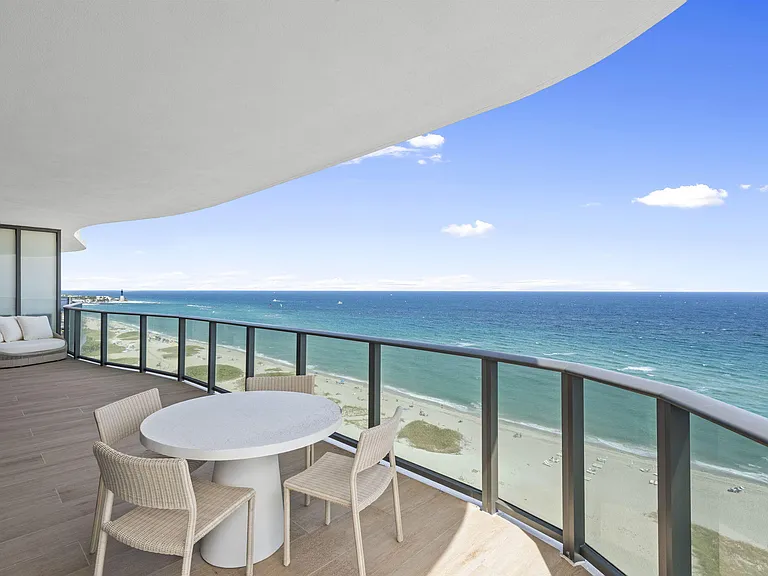 900 N Ocean Blvd #1501 — Photo 25