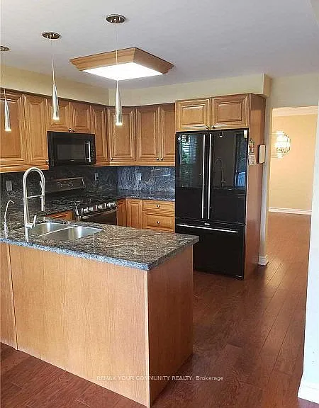 243 Glenway Cir — Photo 3