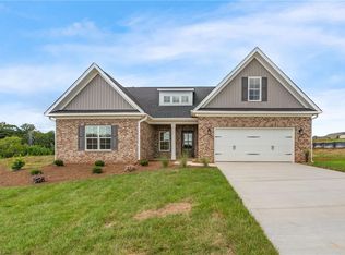 3701 Pasture View Dr, Summerfield, NC 27358