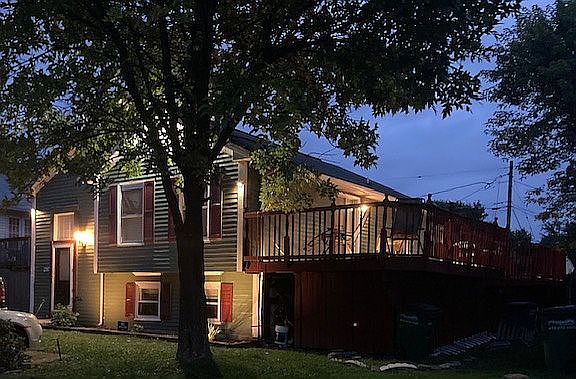 4th image of 889 Oxford Ave