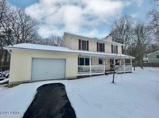230 Murphy Cir, Bushkill, PA 18324