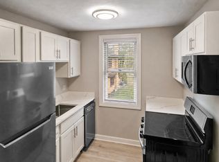 789 N McKinley Rd UNIT 2, Lake Forest, IL 60045