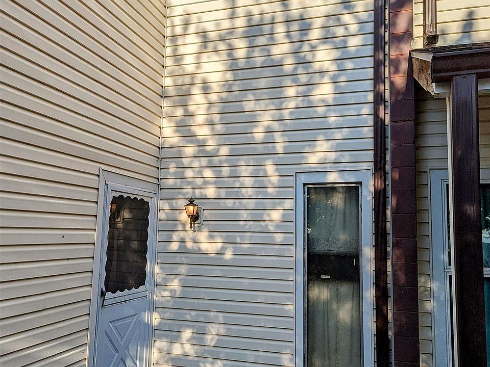 1st image of 11514 S 132nd St