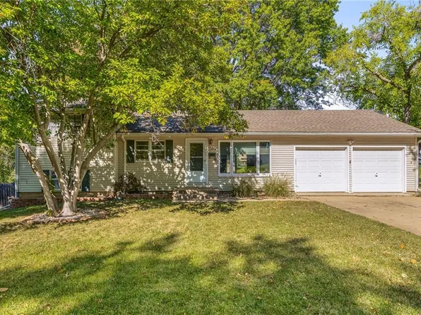 12914 Pennycross Rd, Lenexa, KS 66215