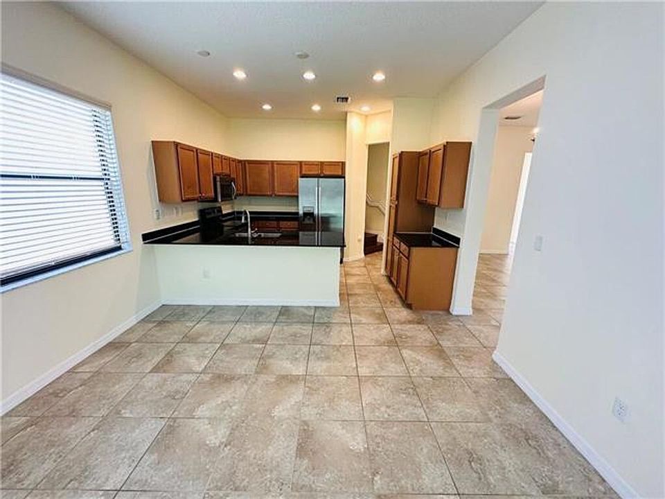 1st image of 3512 SW 93rd Ave #3512