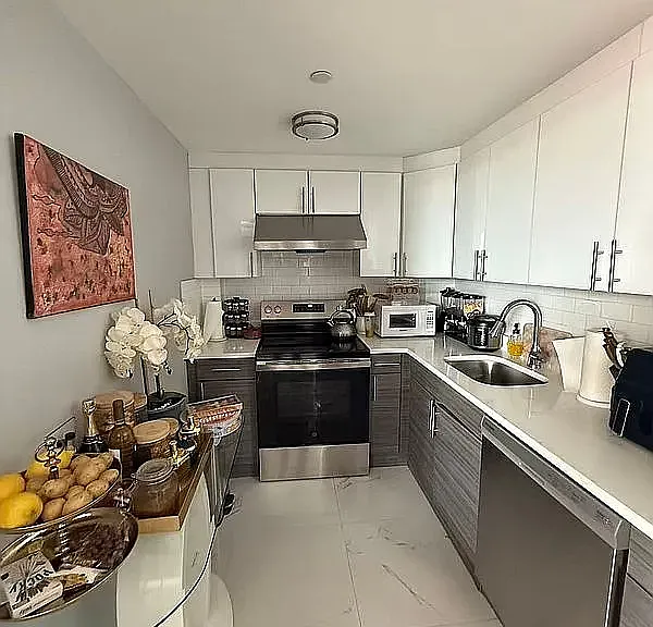 4 E Apt 4e Woodside #4E — Photo 4