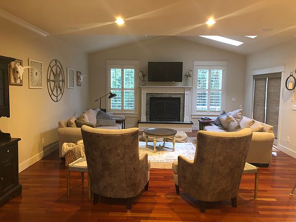 2nd image of 13520 Crescent Valley Dr NW