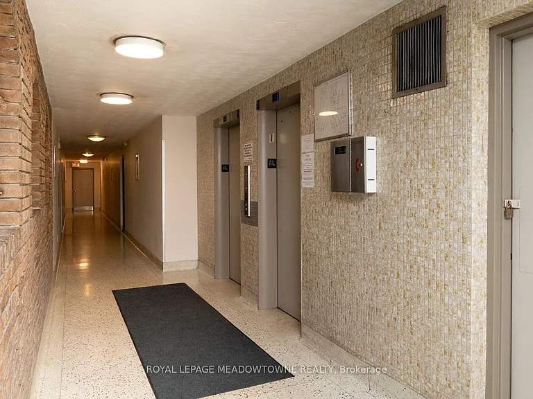 1017 Seneca Ave #408 — Photo 6