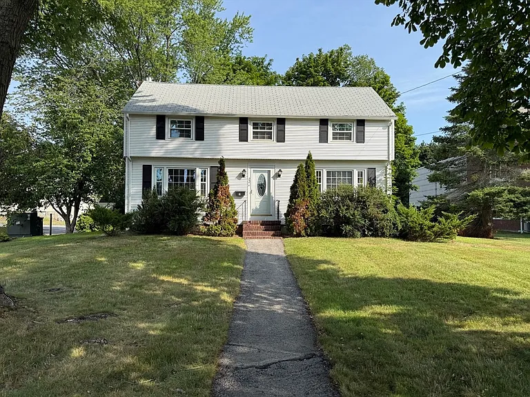 22 Arlington St — Photo 1