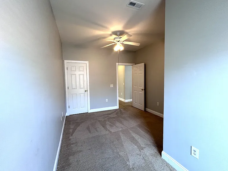 2041 Silvercrest Dr #B — Photo 18