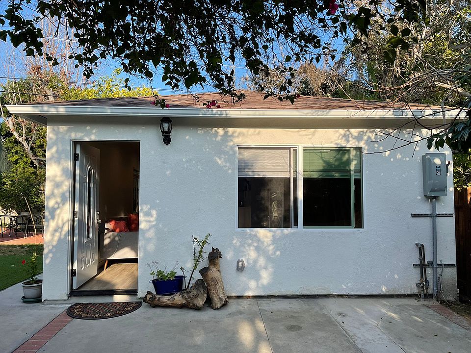 1st image of 2238 Veteran Ave