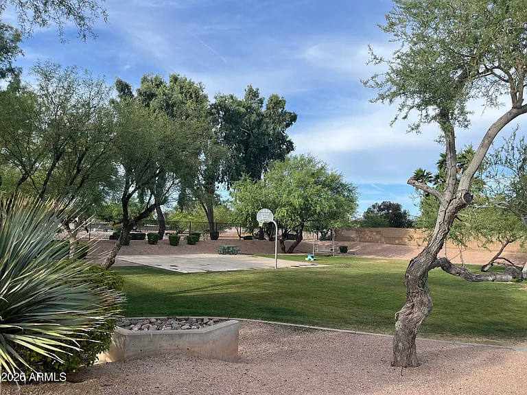 8709 E Gail Rd — Photo 24