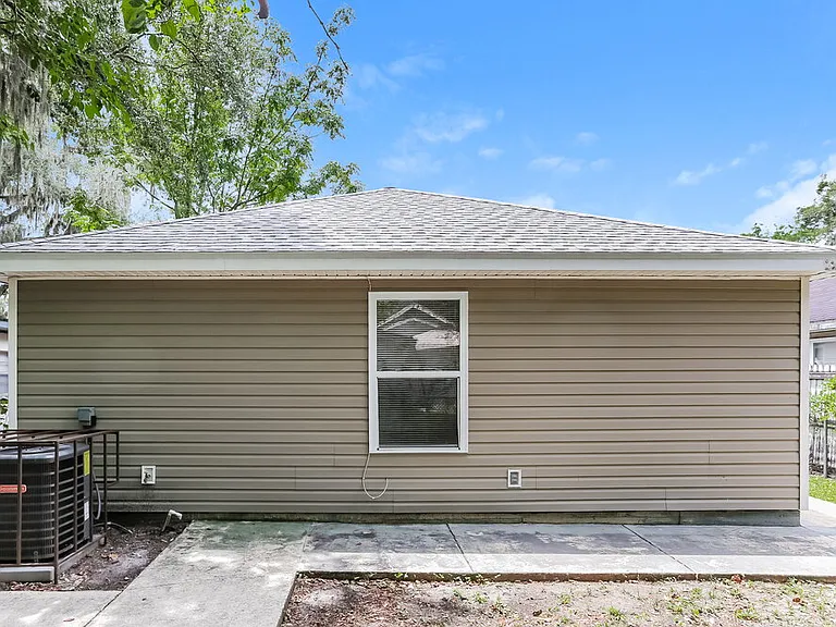 3747 Peachtree St — Photo 16