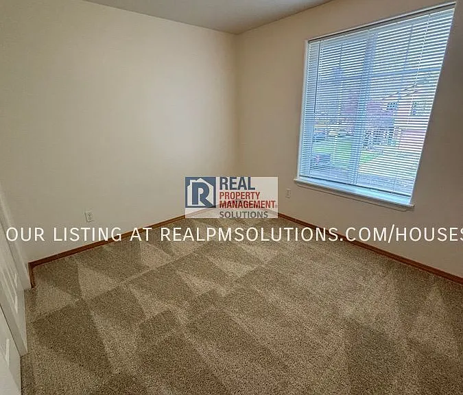 470 Lair Ln — Photo 7