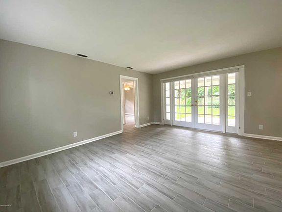 4th image of 5444 Windermere Dr
