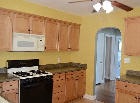 5th image of 18118 Wentworth Ave