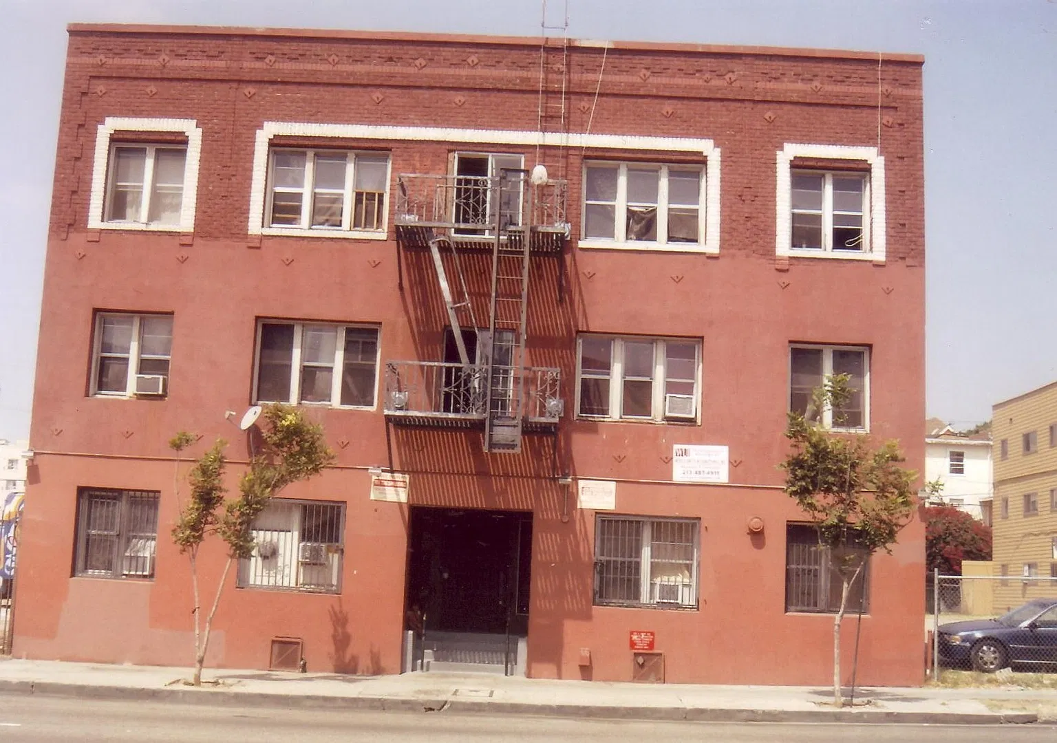 823 UNION APTS — Photo 2