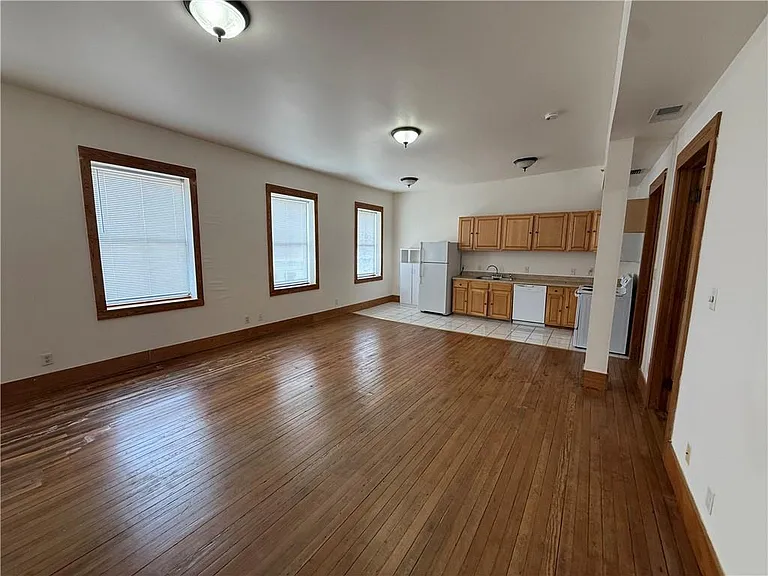 459 Dauphin St #D — Photo 6